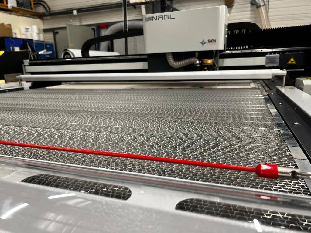 Acheter une machine de découpe laser pour textile et tissus Bruxelles Belgique