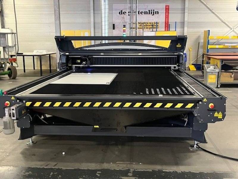 La machine laser Mercury excelle dans la découpe du plexigas